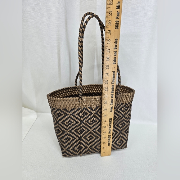 Chic Woven Tote Bag - Black and Brown - Picture 3 of 9